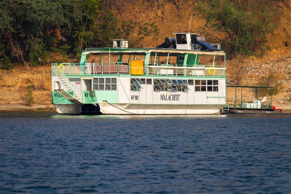 malachite-houseboat-gallery1