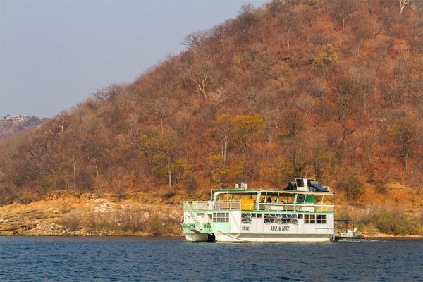 malachite-houseboat-gallery2